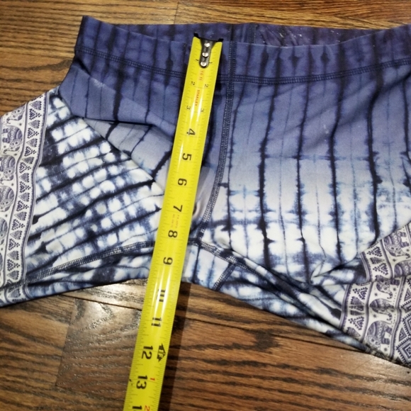 Terez Tie-Dye Elephant Print Leggings - Picture 6 of 6